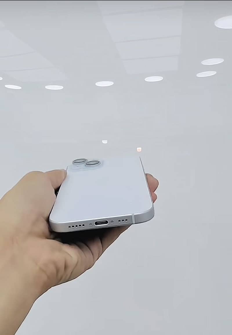 Apple iPhone 15 2