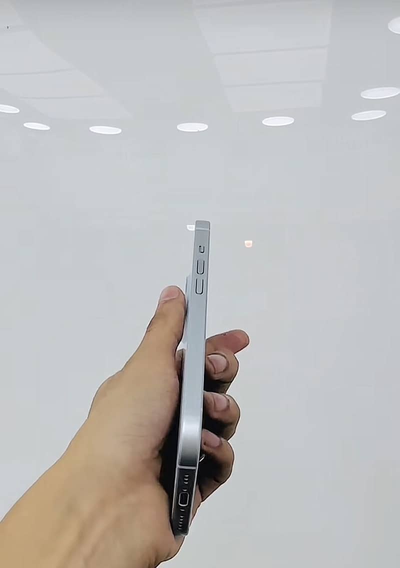 Apple iPhone 15 3