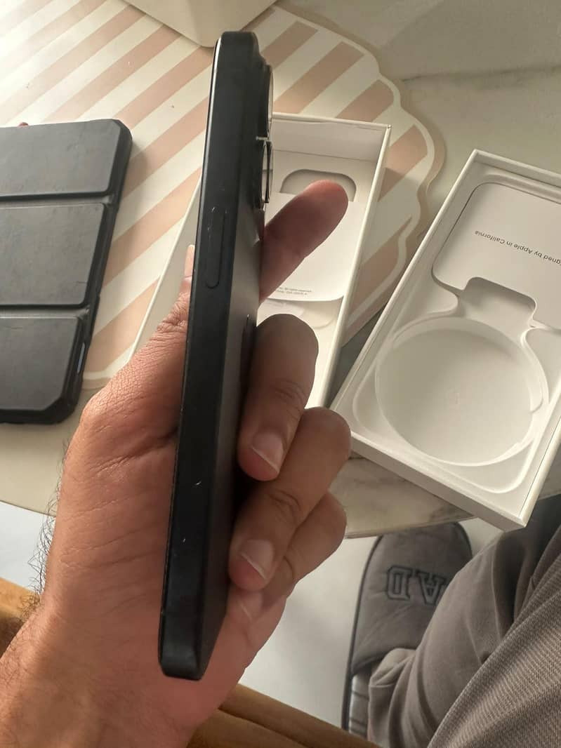 Apple iPhone 15 Pro 1