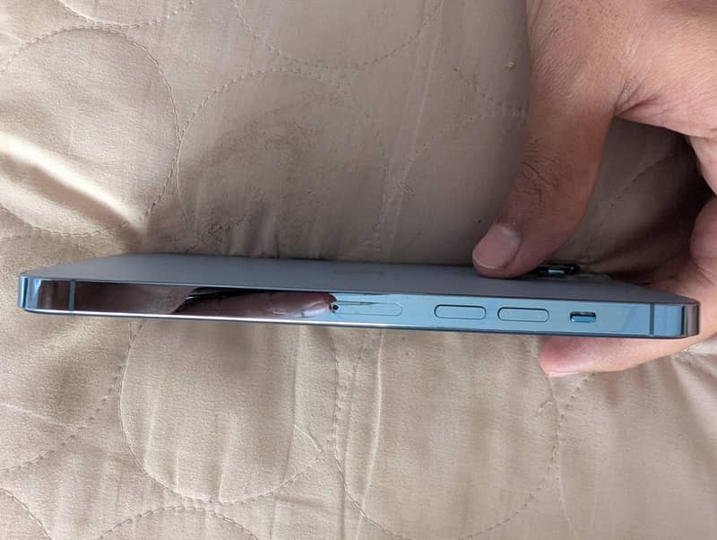 Apple iPhone 13 Pro Max 8