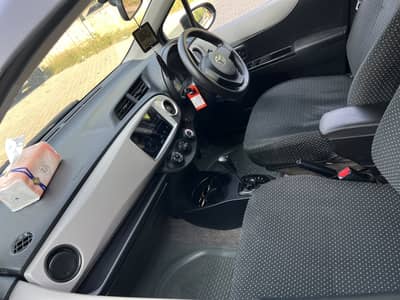 Toyota Vitz 2015