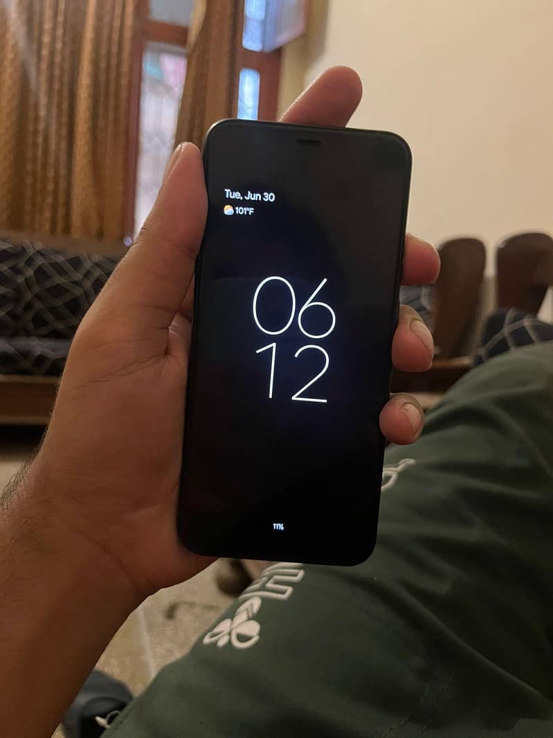 Google Pixel 4   6/128 1