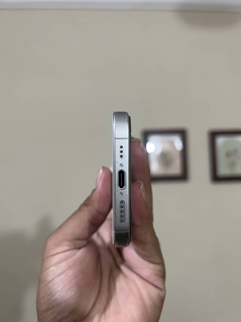 Apple iPhone 15 Pro 8