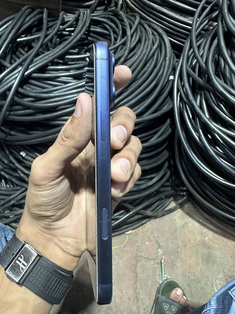Apple iPhone 17 Pro Max 2