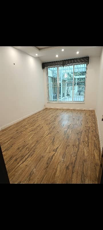 Beautiful Renovated House In Main Cantt