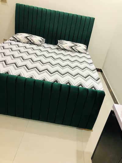 Double bed, kind size bed
