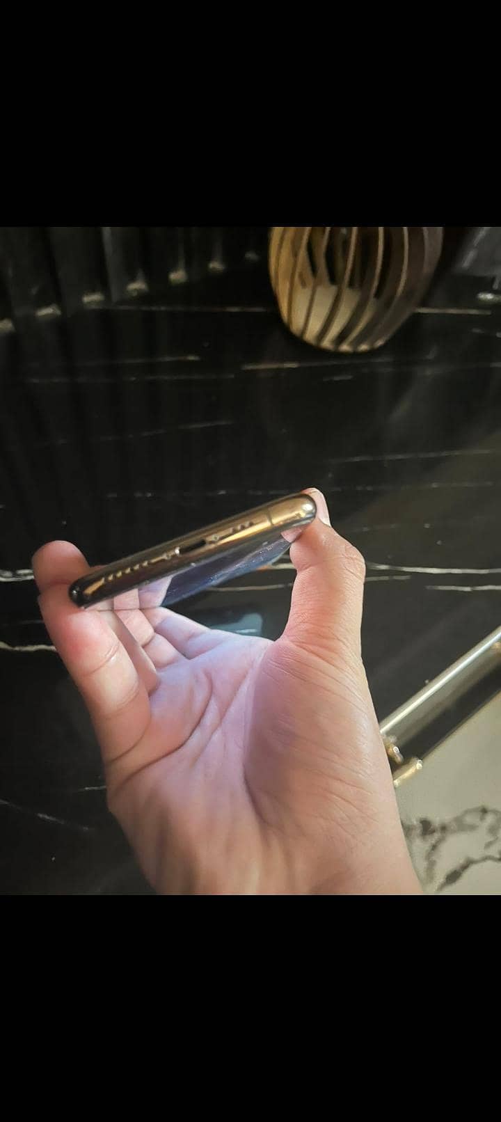 Apple iPhone XS 4