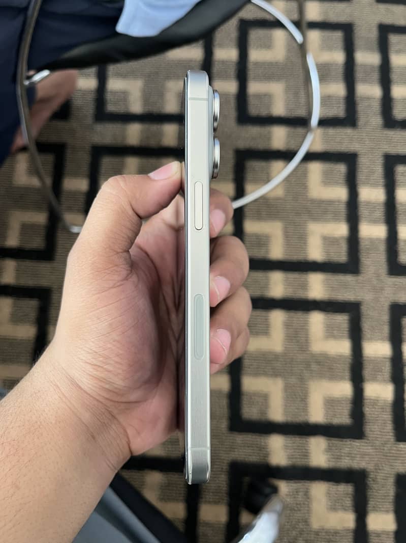 Apple iPhone 15 Pro Max 1