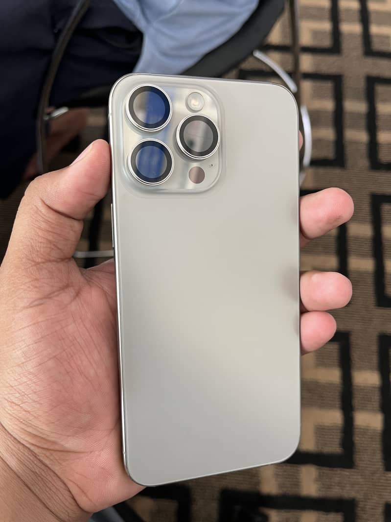 Apple iPhone 15 Pro Max 3