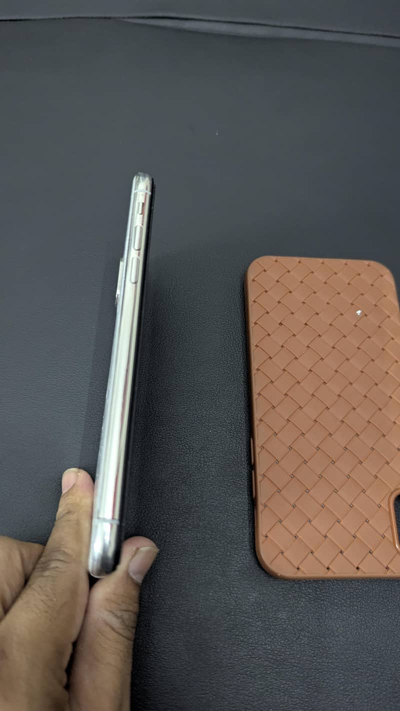 Apple iPhone X 3