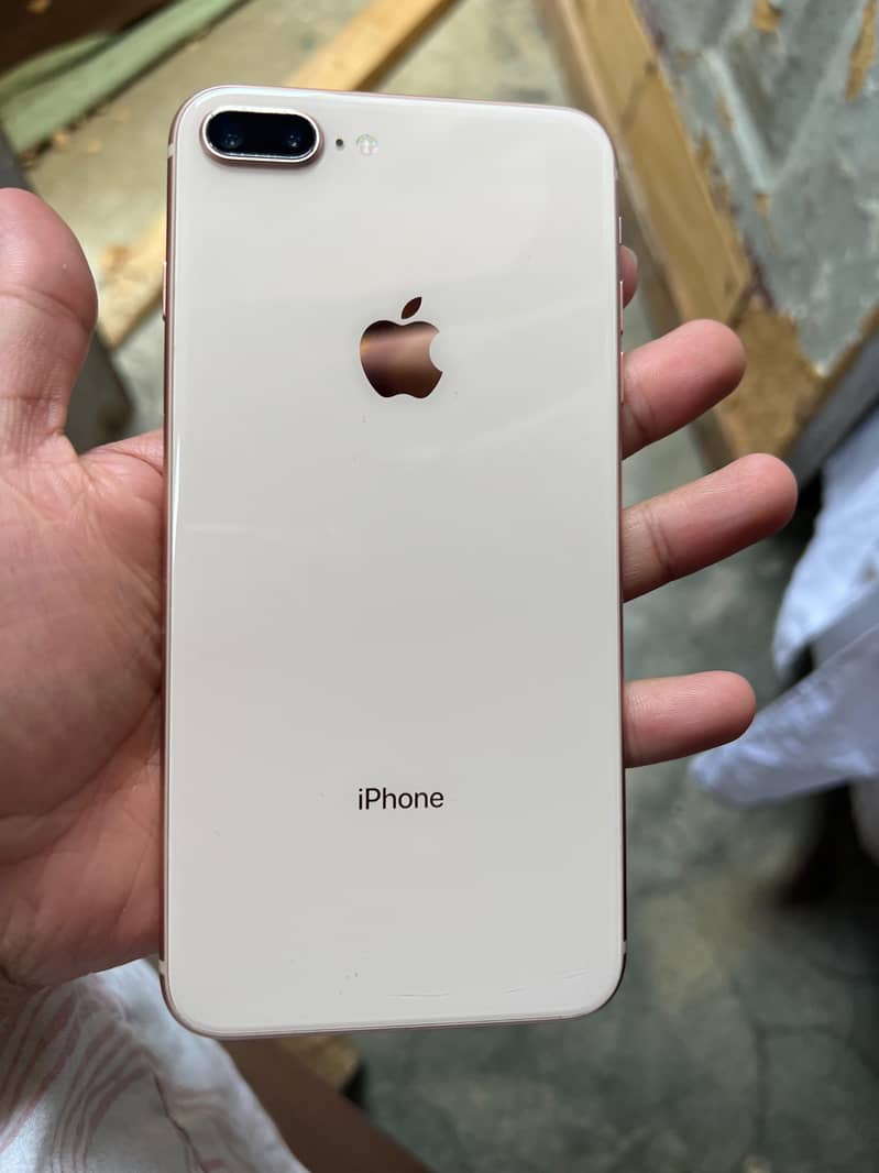 Apple iPhone 8 Plus 0