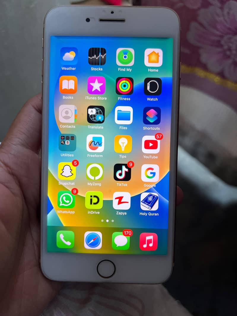 Apple iPhone 8 Plus 1