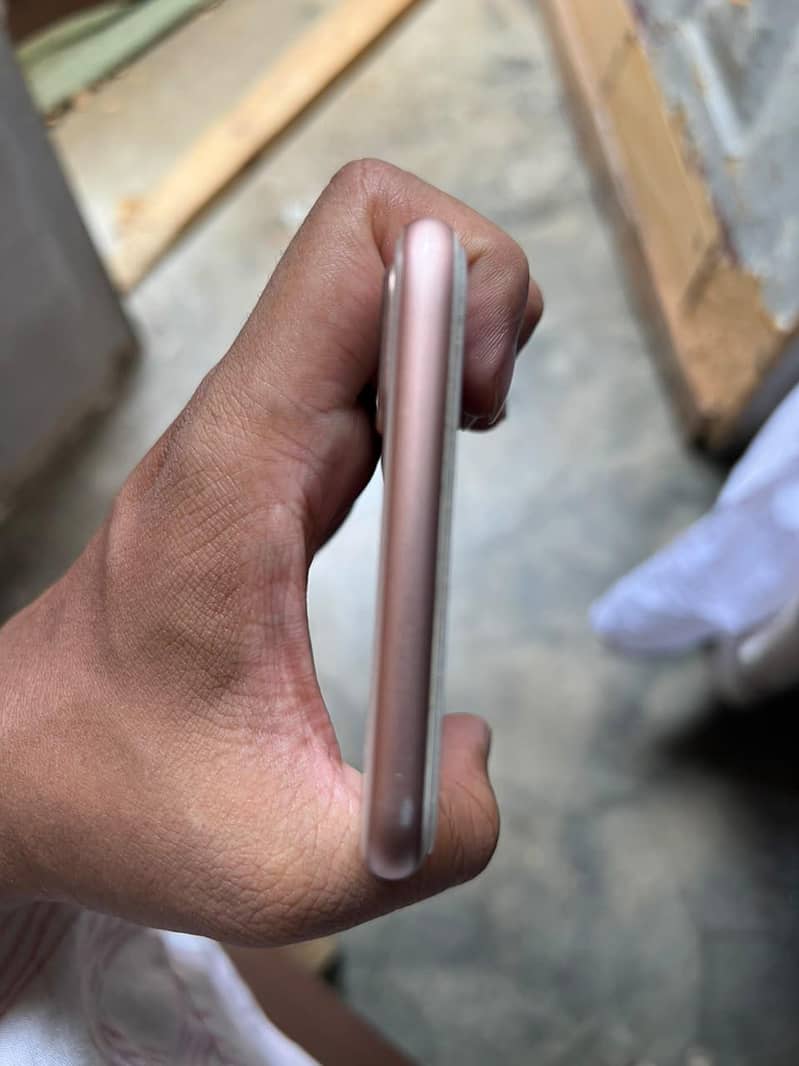 Apple iPhone 8 Plus 5