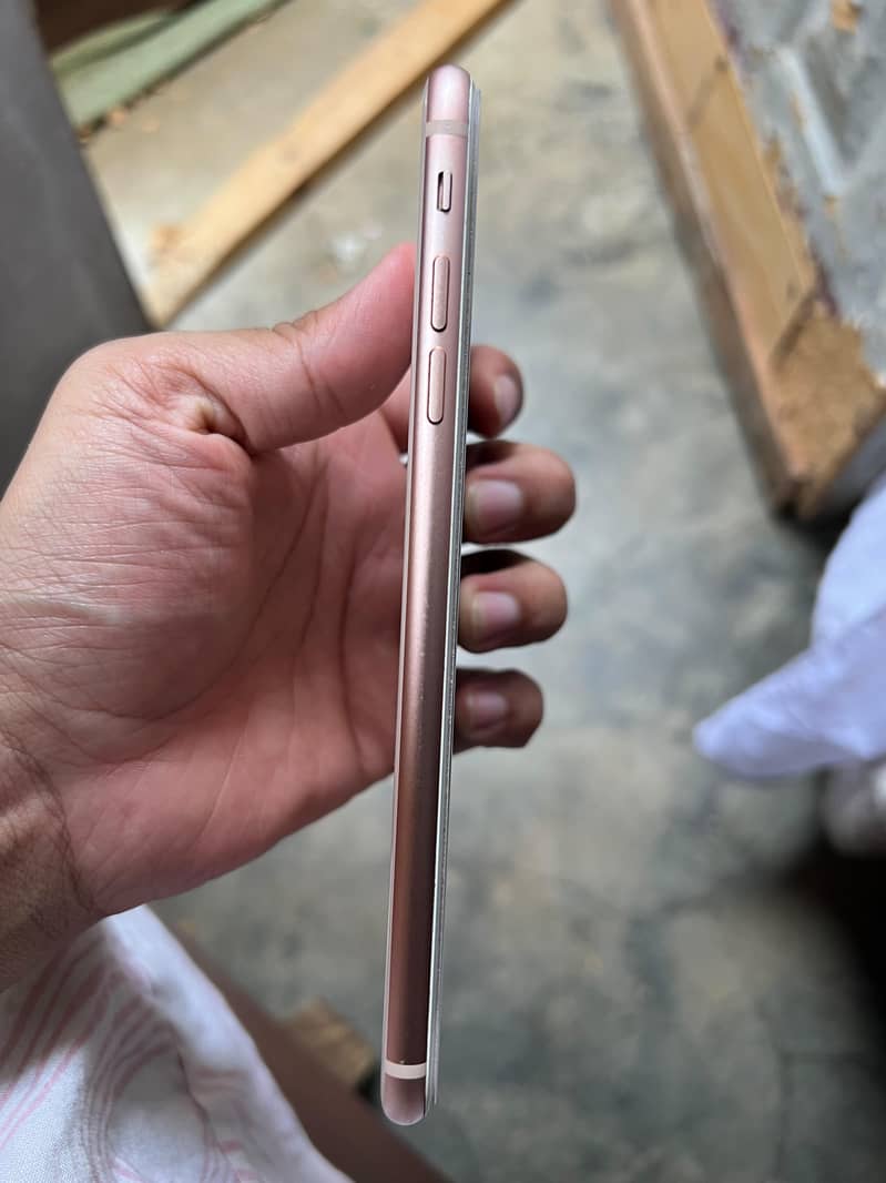 Apple iPhone 8 Plus 6