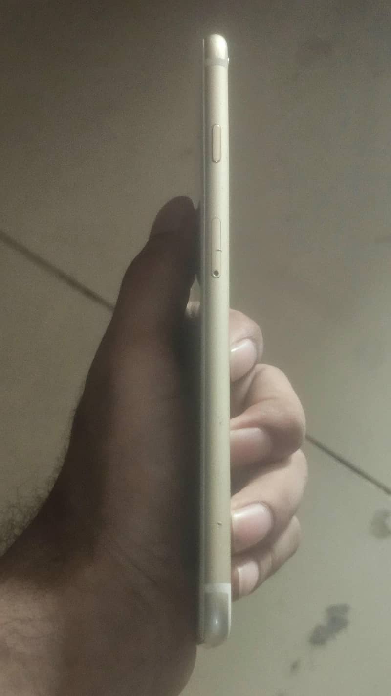 Apple iPhone 6 Plus 3