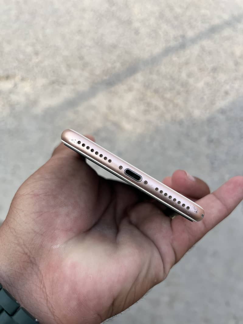 Apple iPhone 8 Plus 2