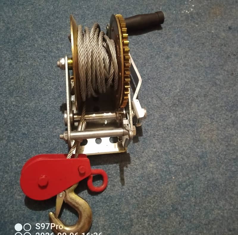 Hand Winch 2