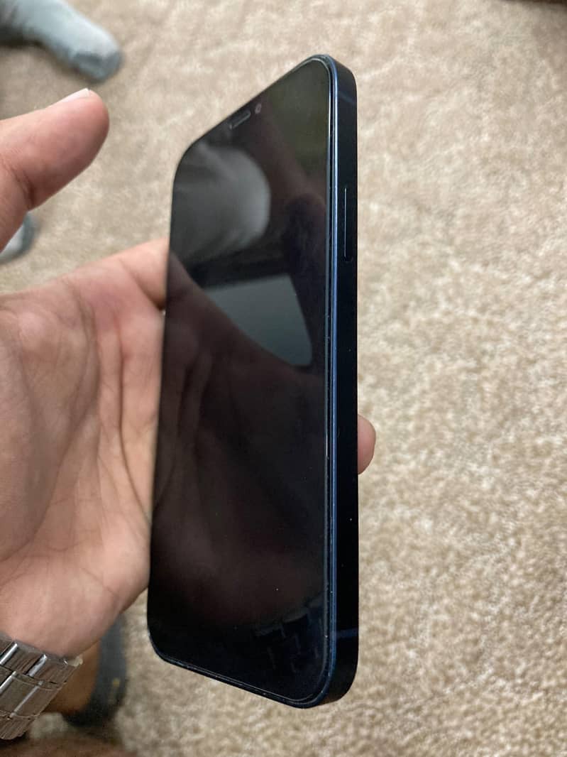 Apple iPhone 12 2