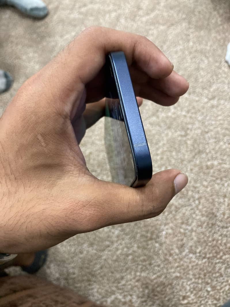 Apple iPhone 12 3