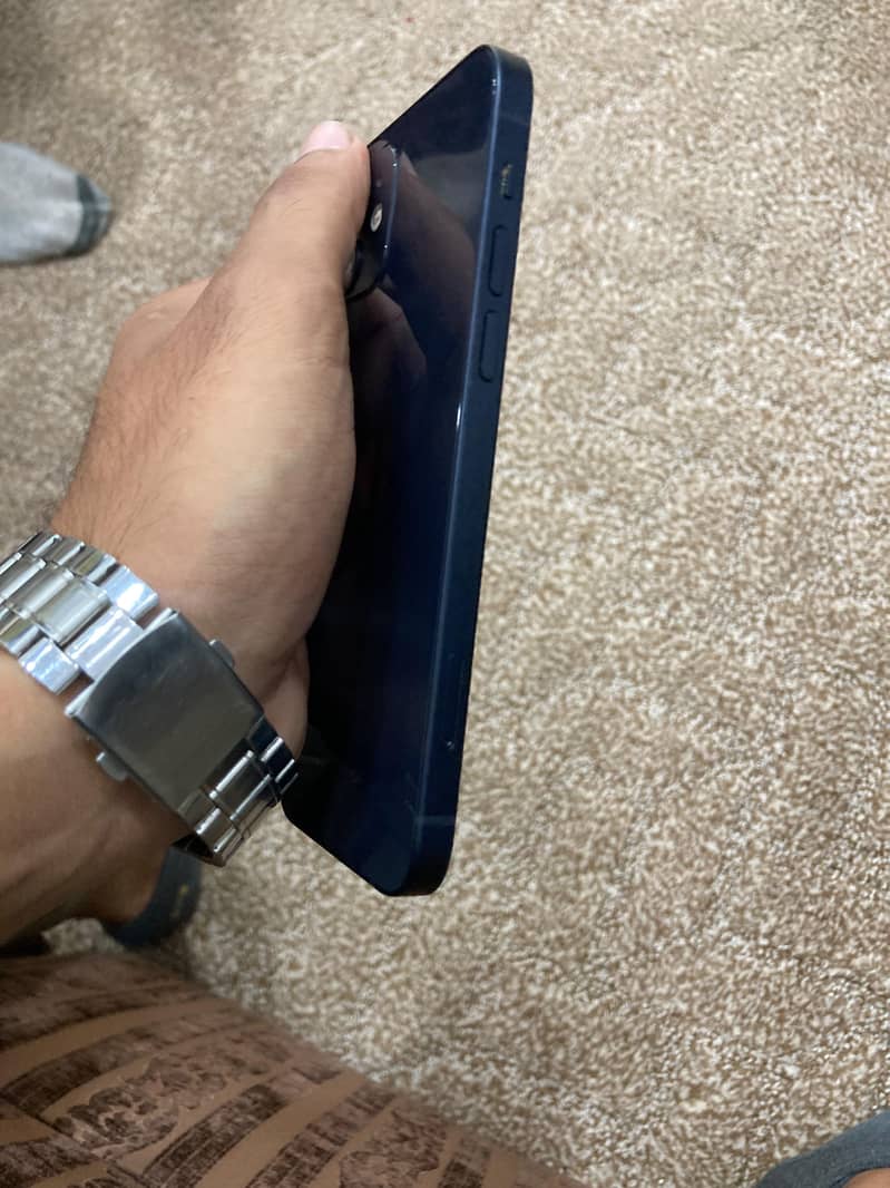 Apple iPhone 12 5