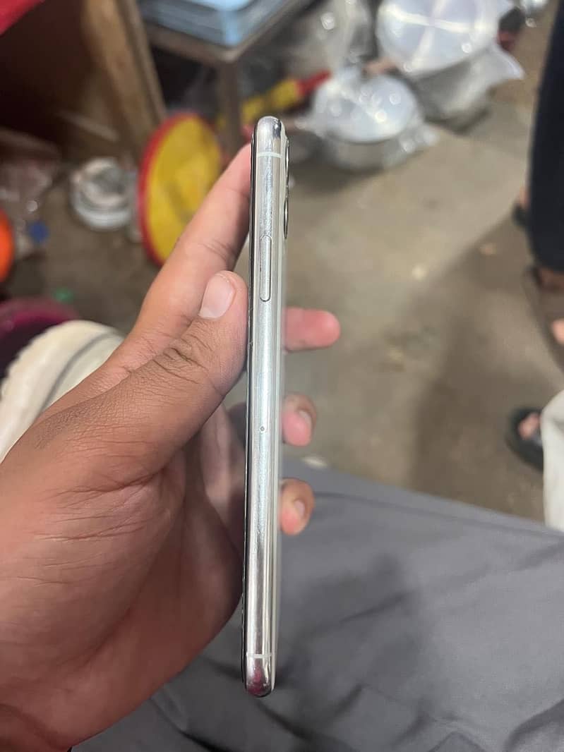 Apple iPhone 11 Pro Max 1