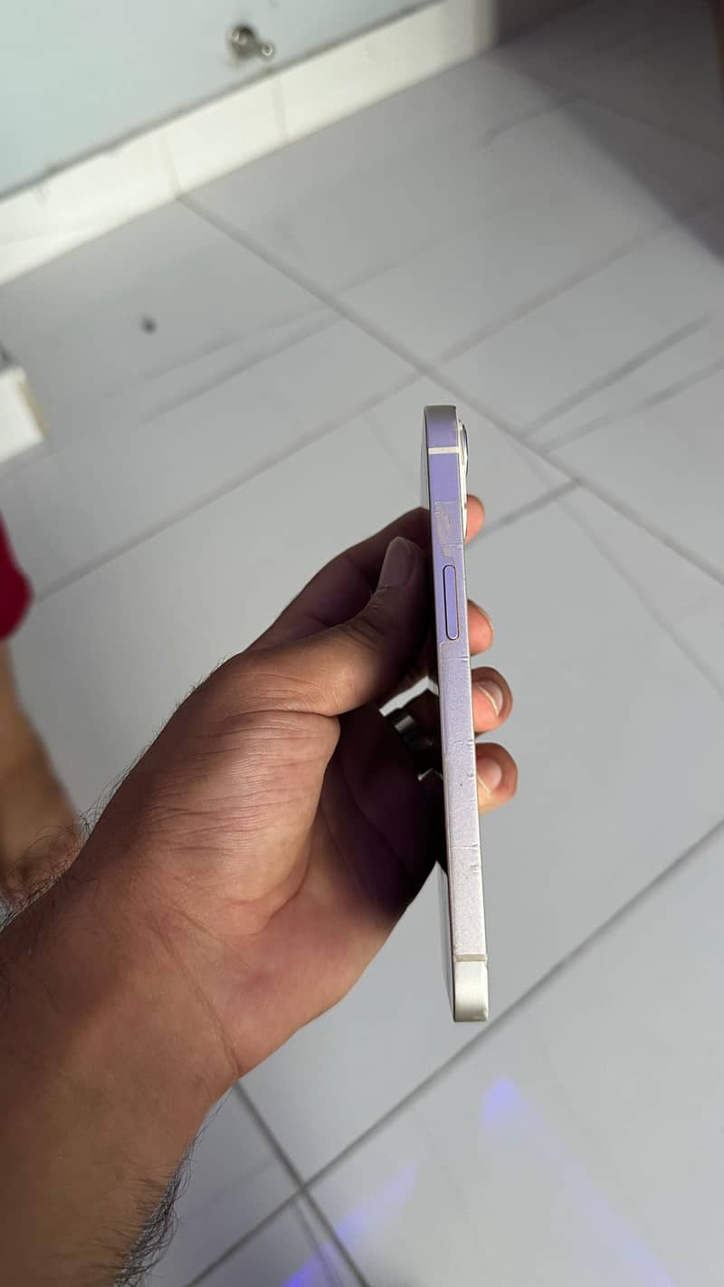 Apple iPhone 13 5