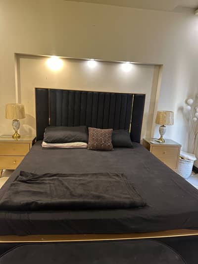 Luxury King Size Bedroom Set | Golden Dressing Table & Mirror