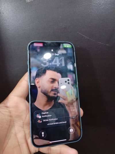 Apple iPhone 13