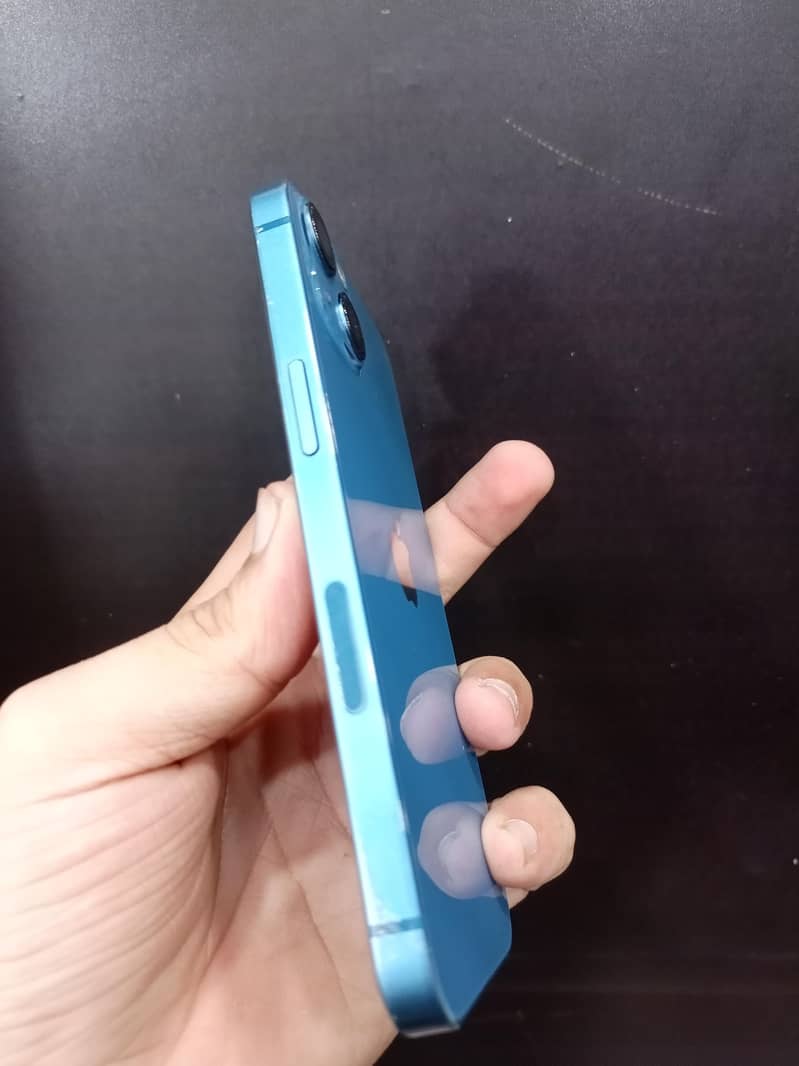 Apple iPhone 13 4