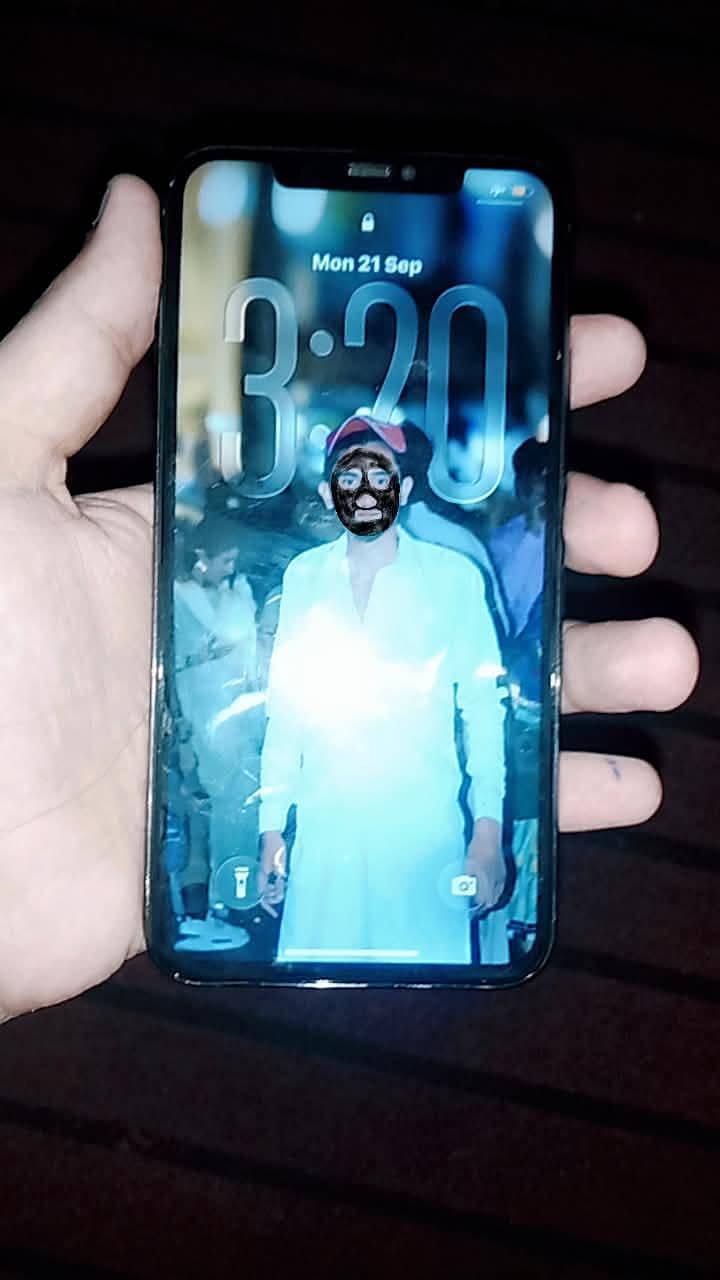 Apple iPhone 11 Pro Max 2
