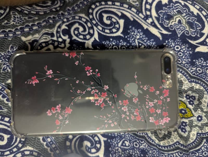 Apple iPhone 8 Plus 1