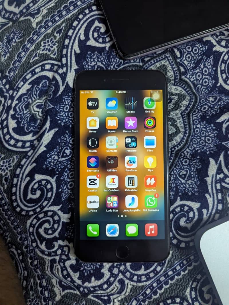 Apple iPhone 8 Plus 4