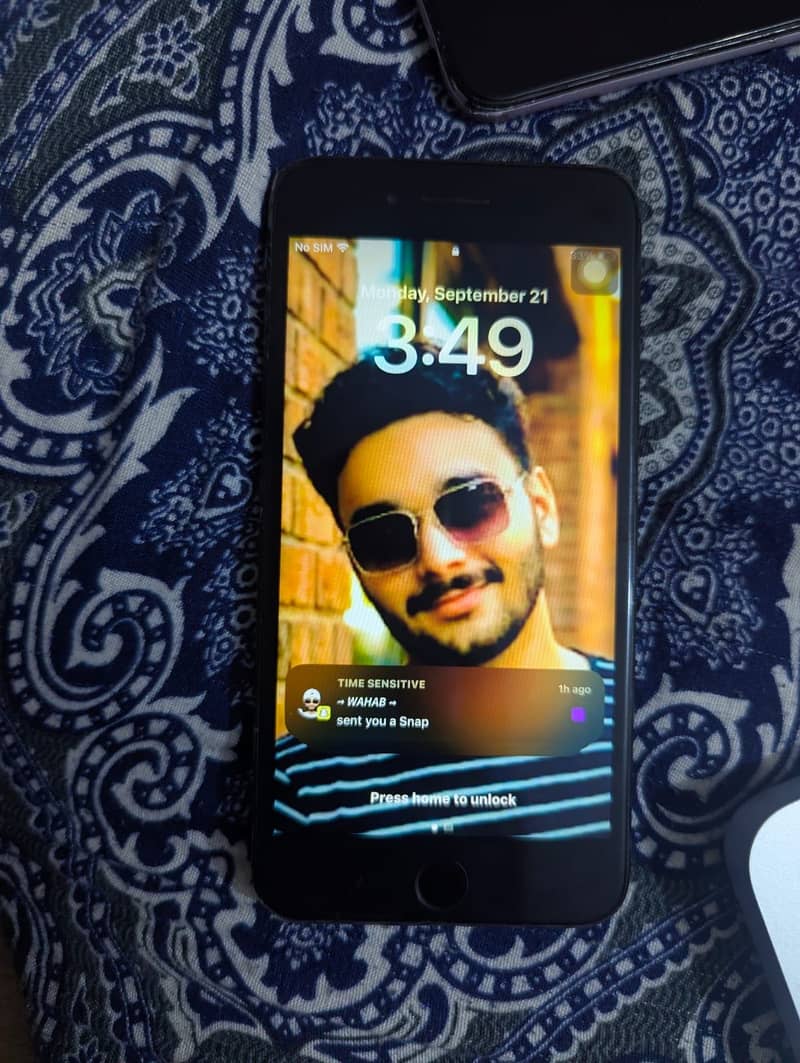 Apple iPhone 8 Plus 5