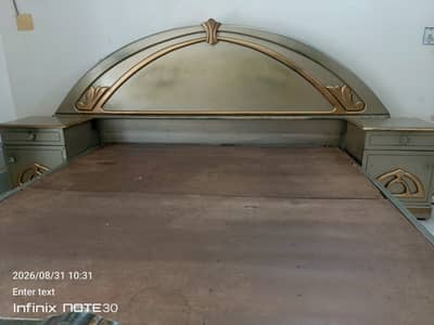 Bed set with dressing and mirror