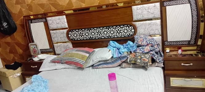 Bedset, in good condition ,bridal set