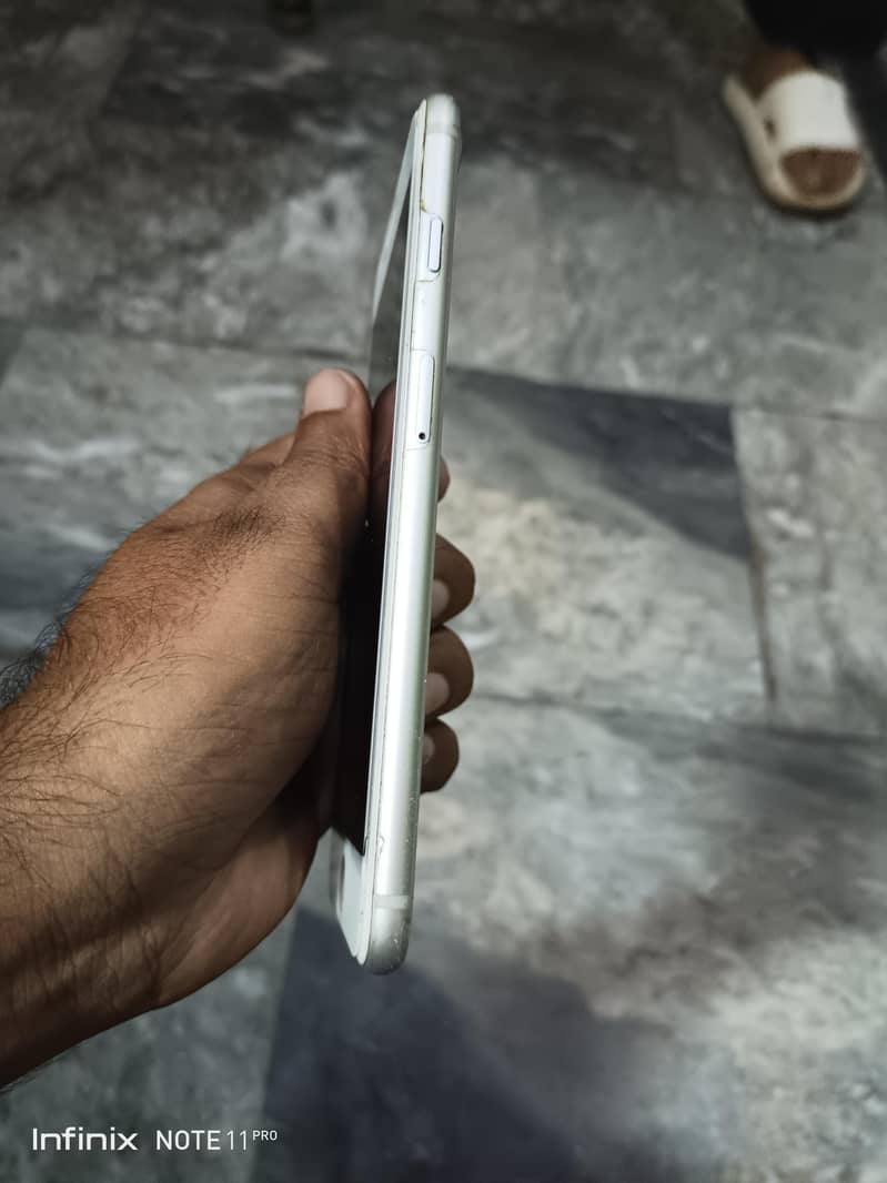 Apple iPhone 8 Plus 2