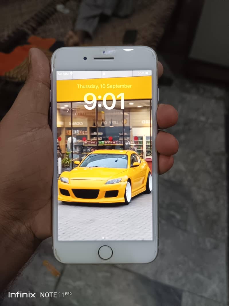 Apple iPhone 8 Plus 5