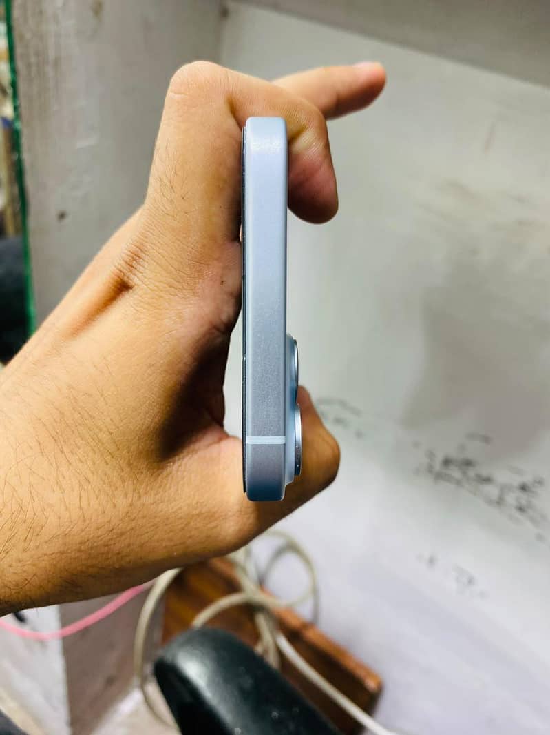 Apple iPhone 15 plus 4