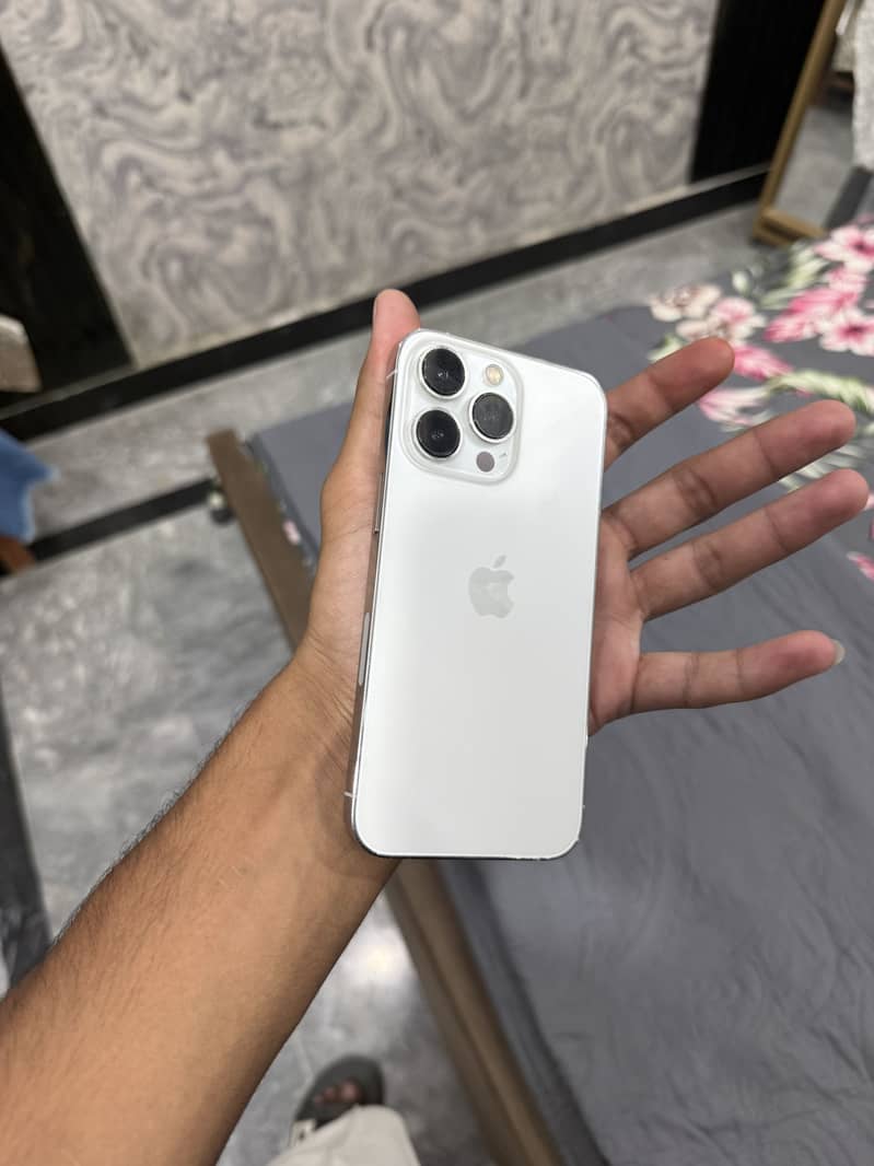 Apple iPhone 13 Pro 6