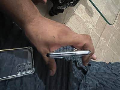 Samsung Mobile S20 Plus