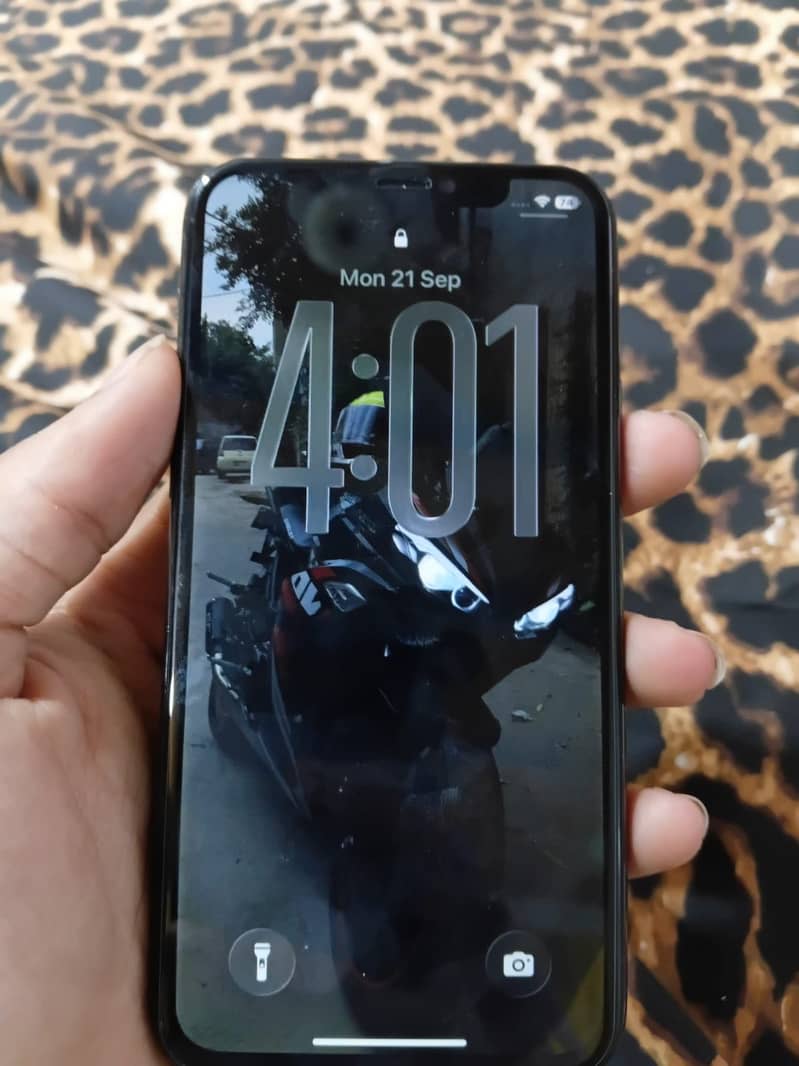 Apple iPhone 11 Pro 1
