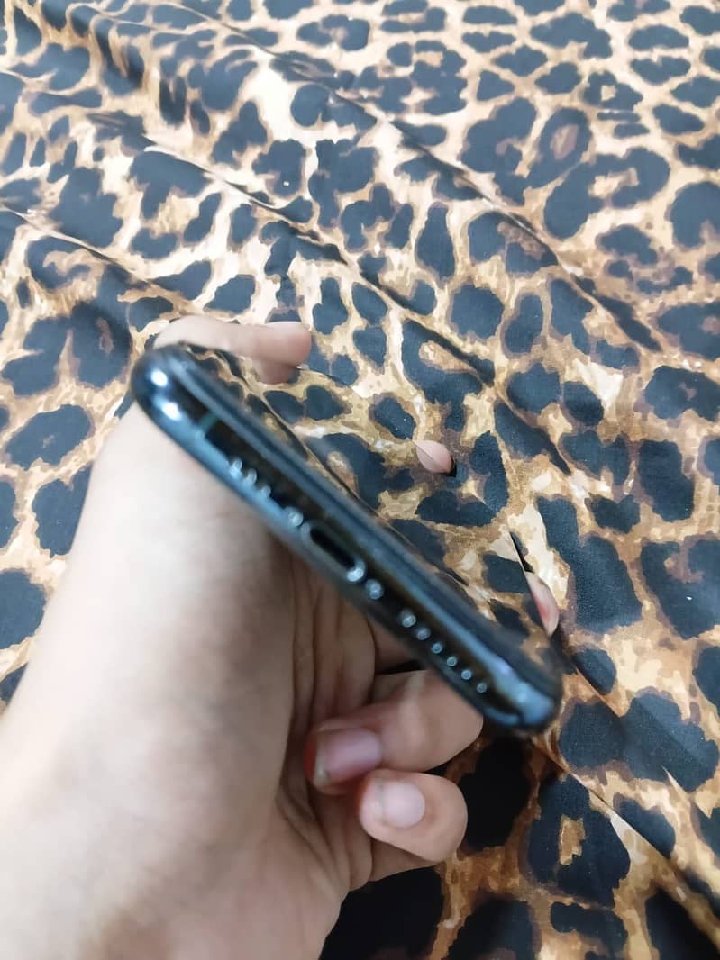 Apple iPhone 11 Pro 3