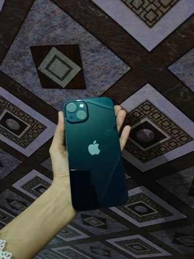 Apple iPhone 13