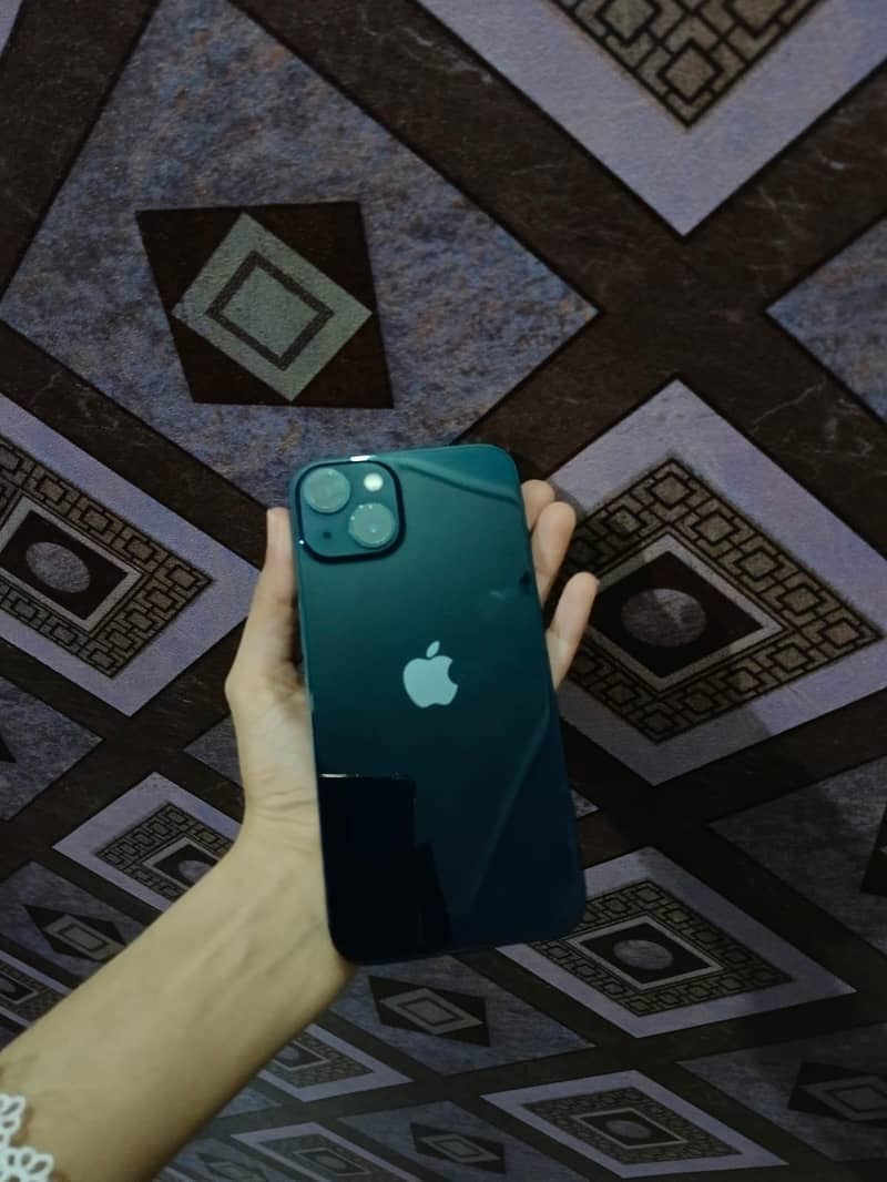 Apple iPhone 13 0