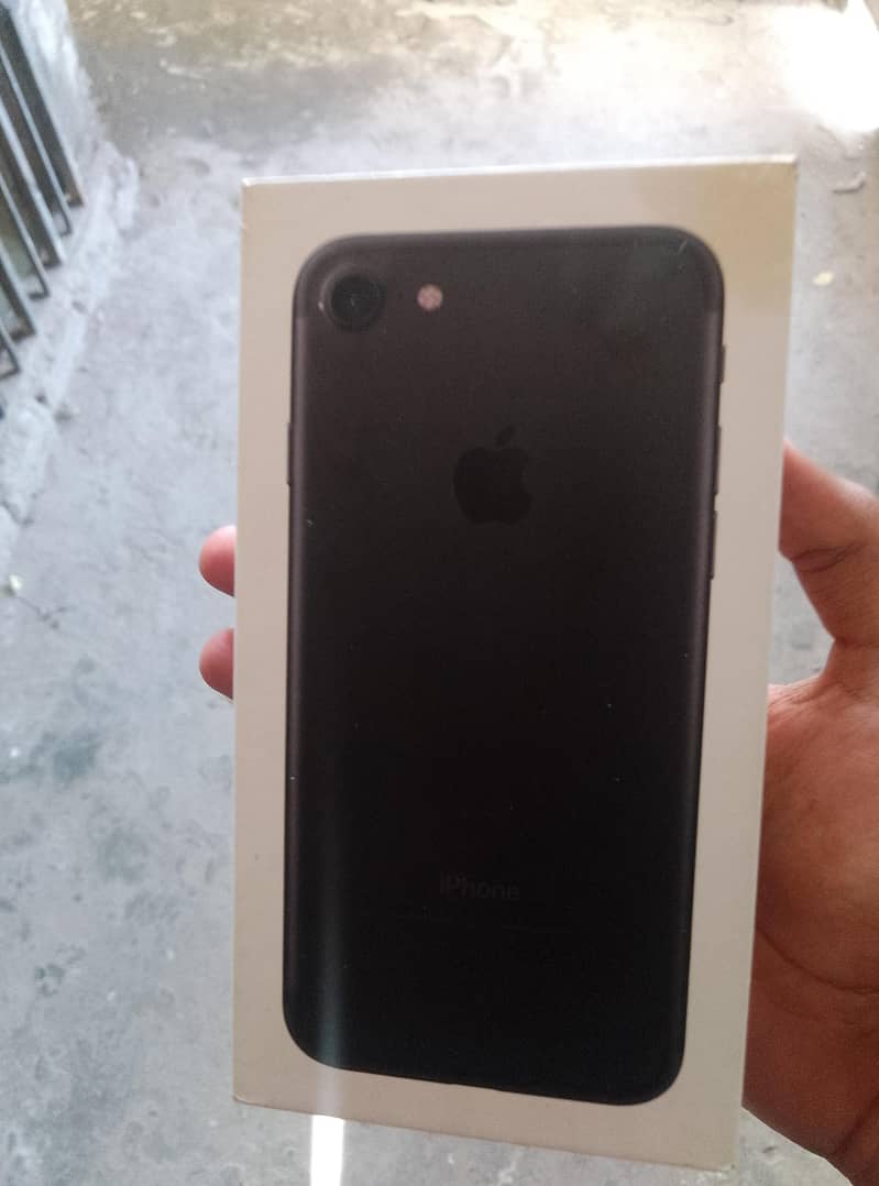 Apple iPhone 7 2
