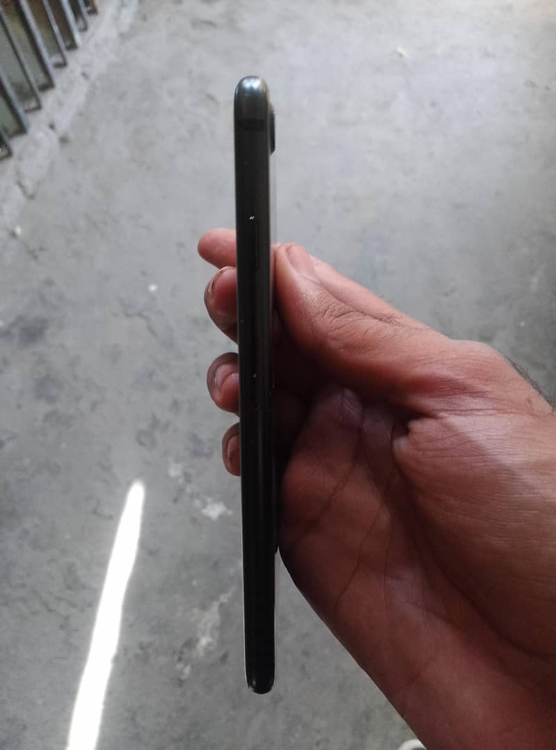Apple iPhone 7 4