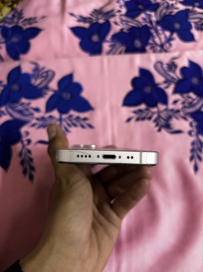 Apple iPhone 13 mini 4