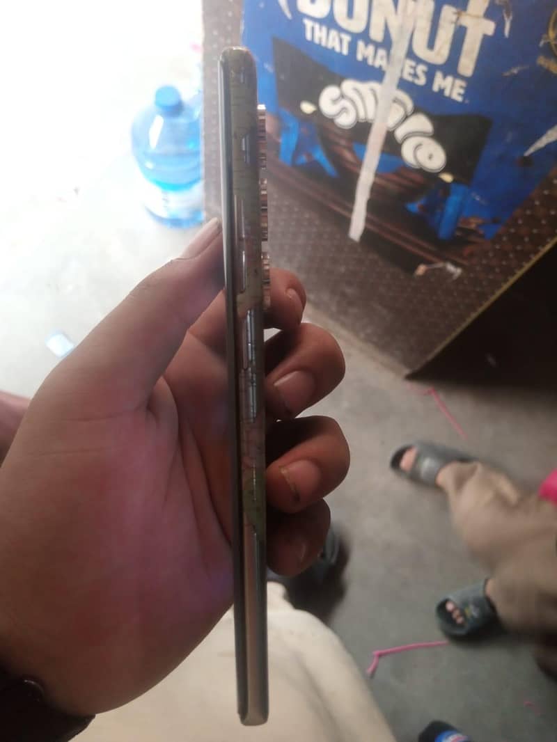 Tecno CAMON 40 Pro 1