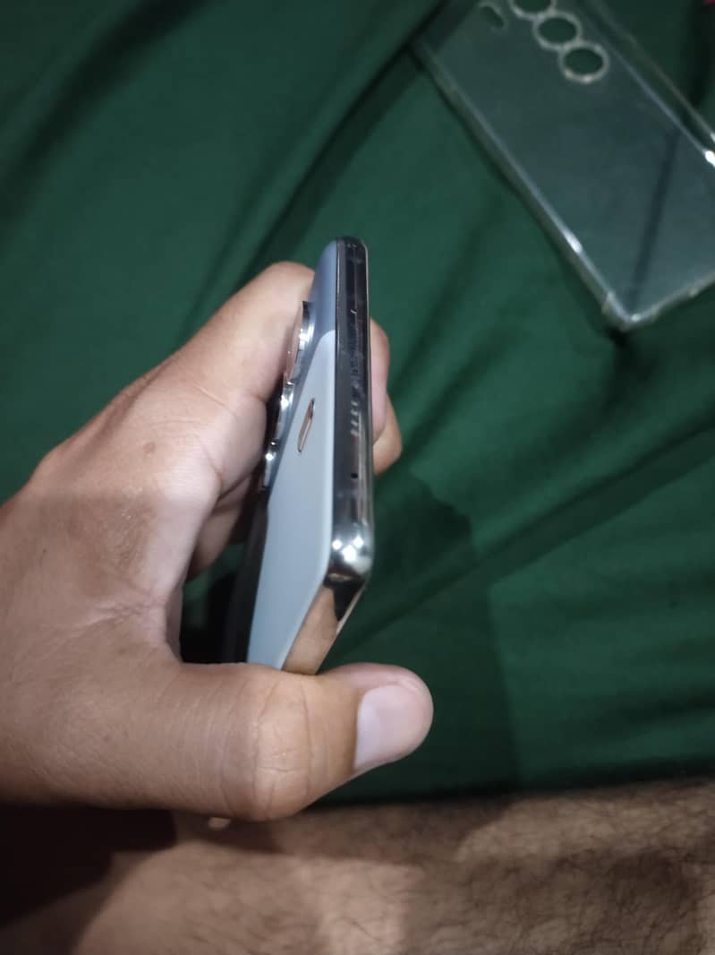 Tecno CAMON 40 1
