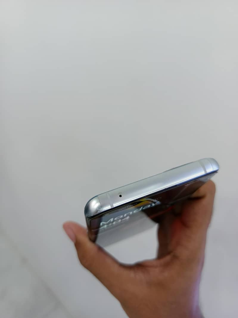 One Plus 9 Pro 6